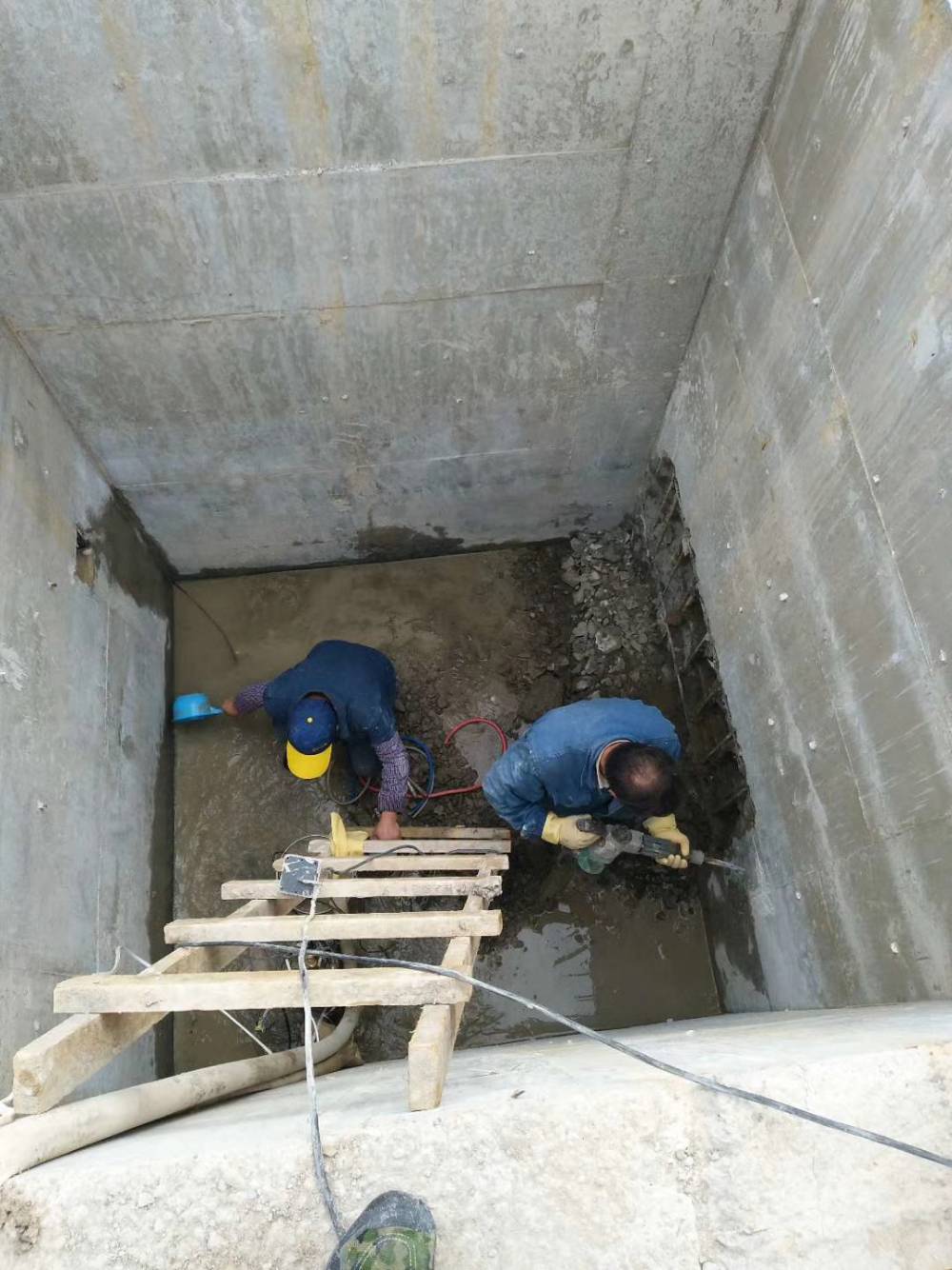 临沂兰陵县水池堵漏